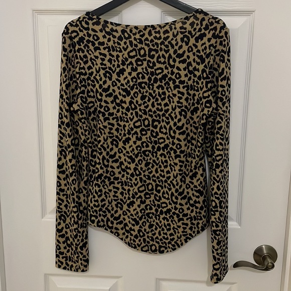 Betsey Johnson animal print top - Picture 5 of 5